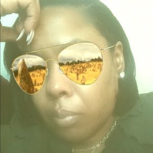 Meet your Posher, Candice